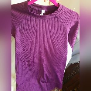 EUC Lululemon Activewear Top Size 4